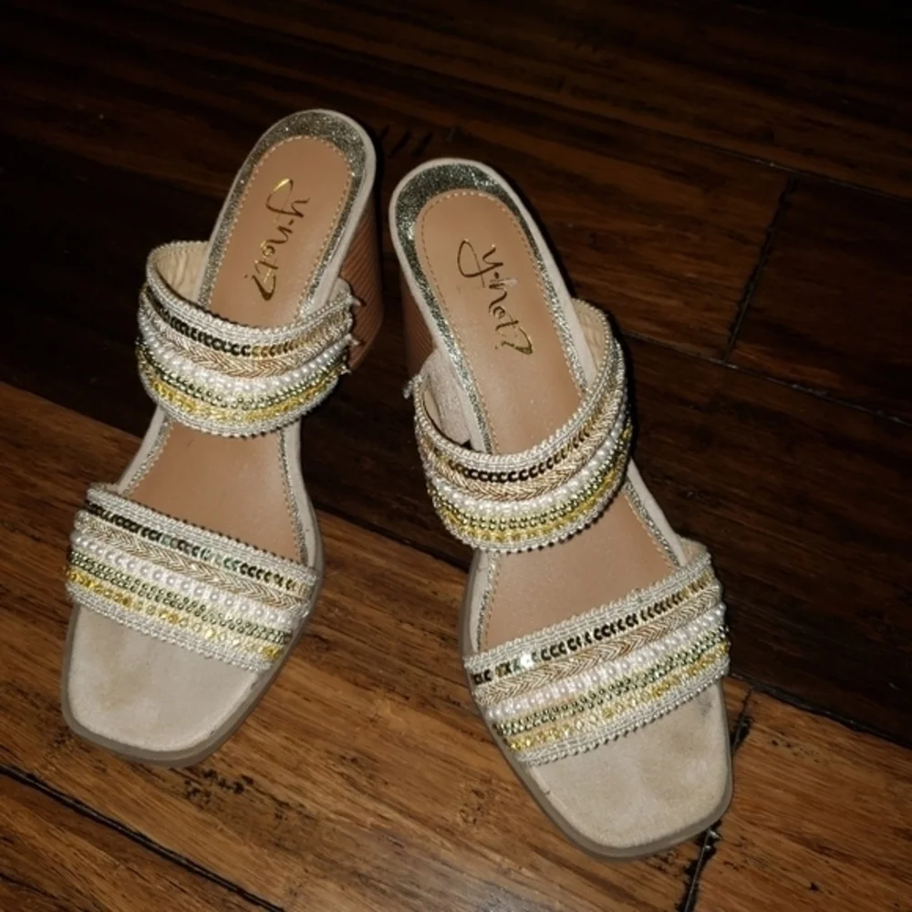 Y‎ Not sequins beaded Lucas 9m heels